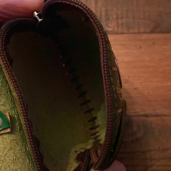 Green Owl Wristlet - so cute! - Picture 9 of 11